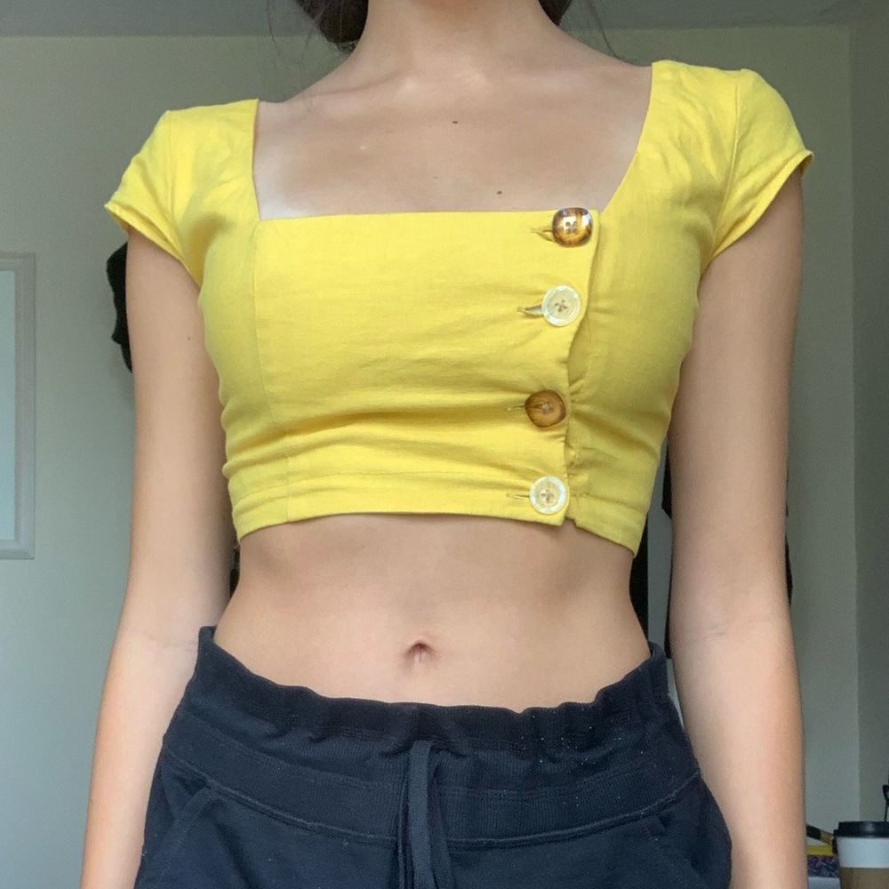 URBAN OUTFITTERS Yellow Crop Top w/ Buttons